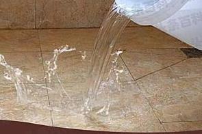石楼漏水维修 免砸砖防水材料该如何施工